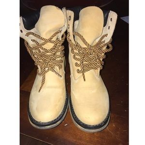 STEVE MADDEN Timberland Style Boots